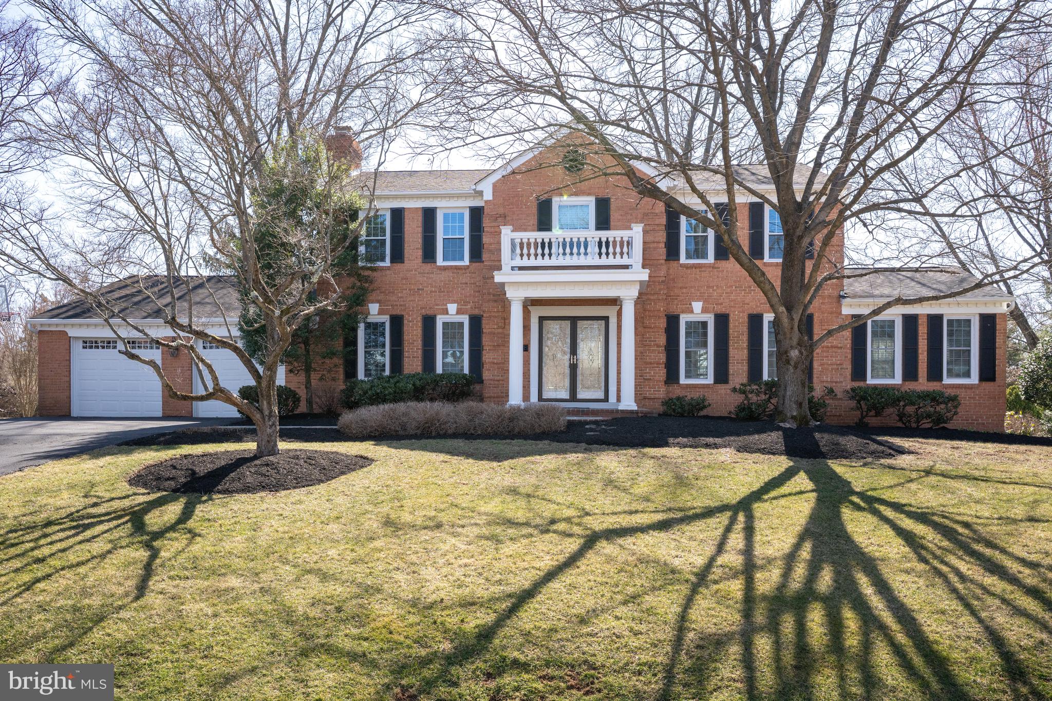 HOLLY KNOLL - Residential