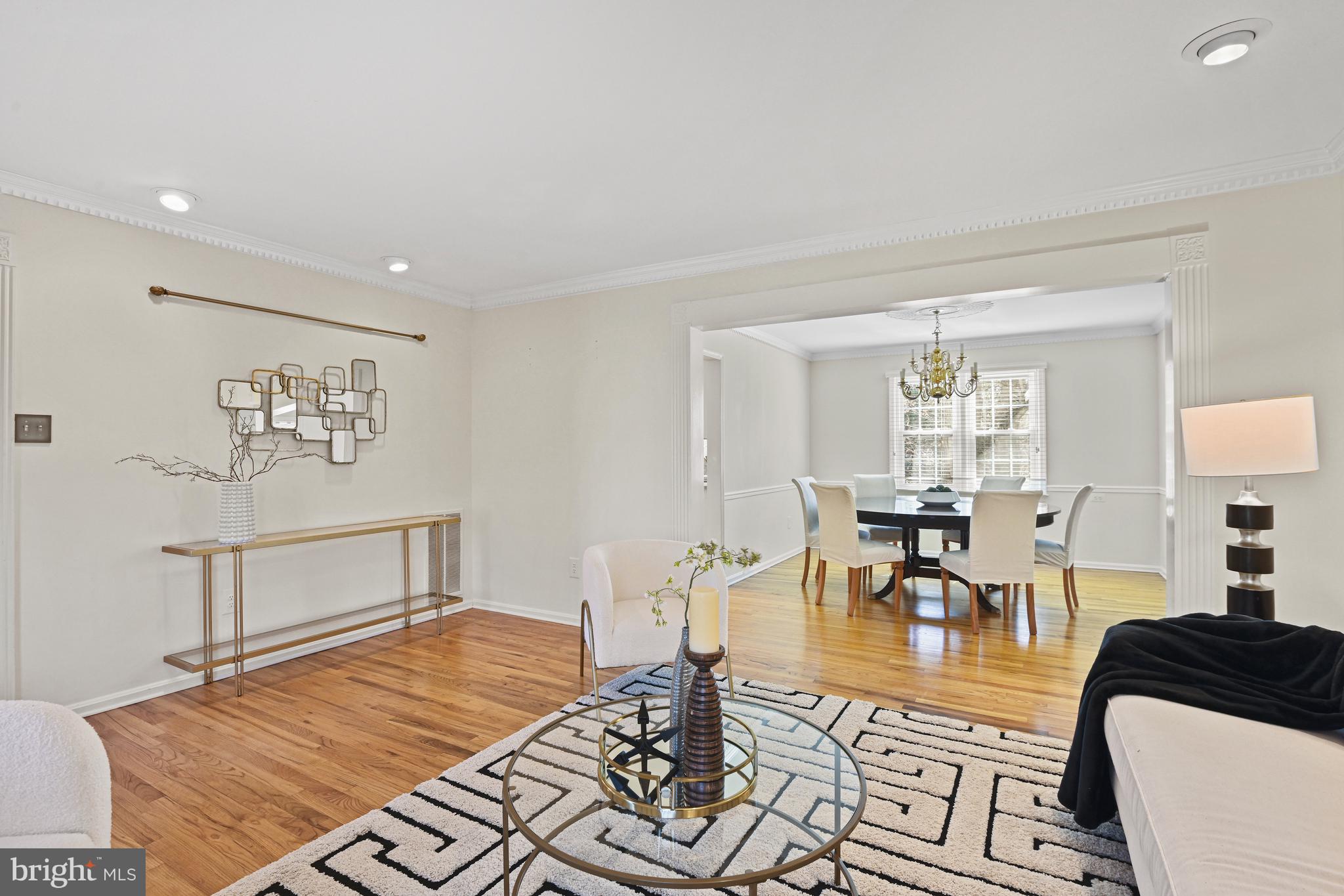 HOLLY KNOLL - Residential