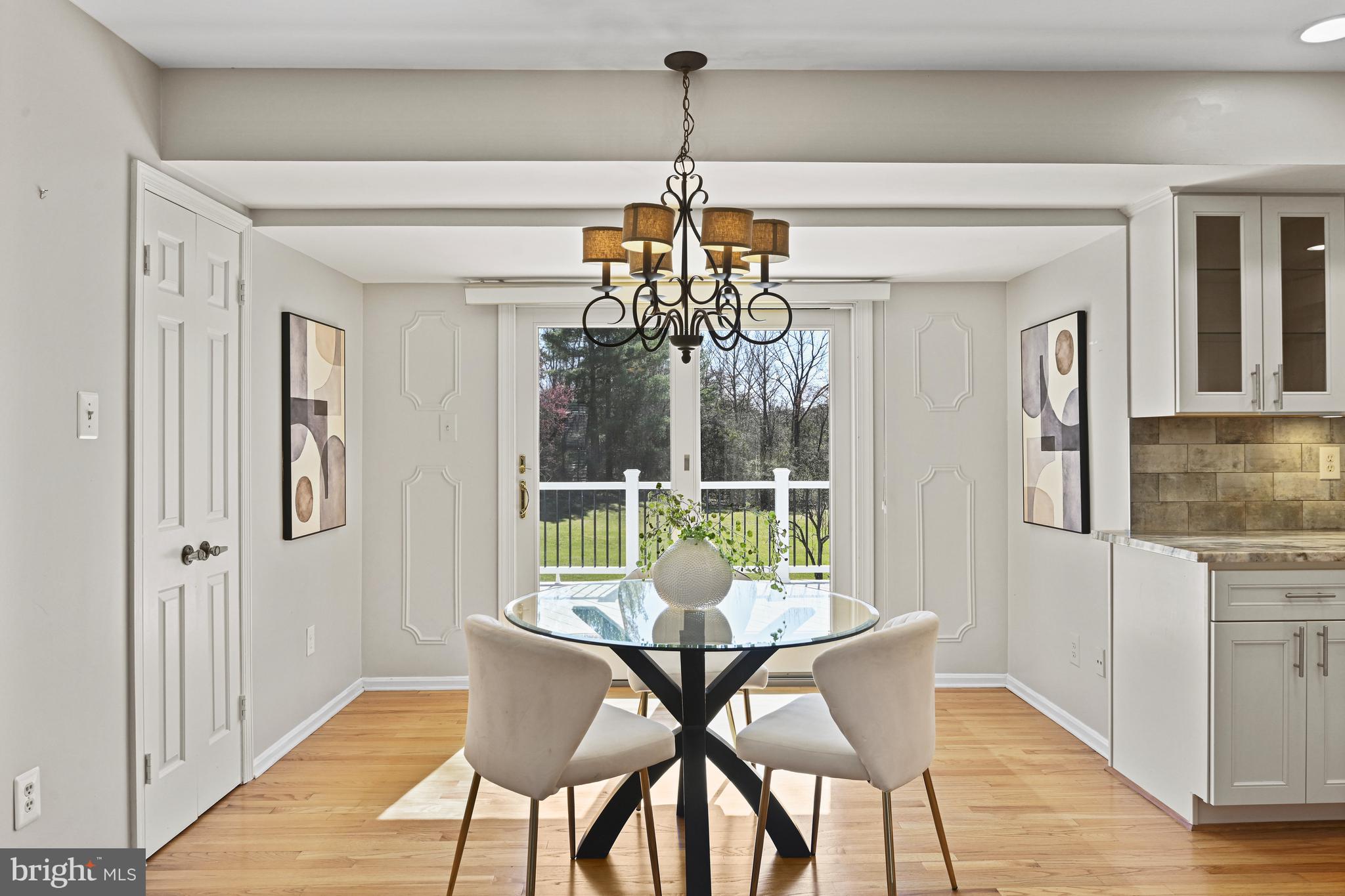 HOLLY KNOLL - Residential