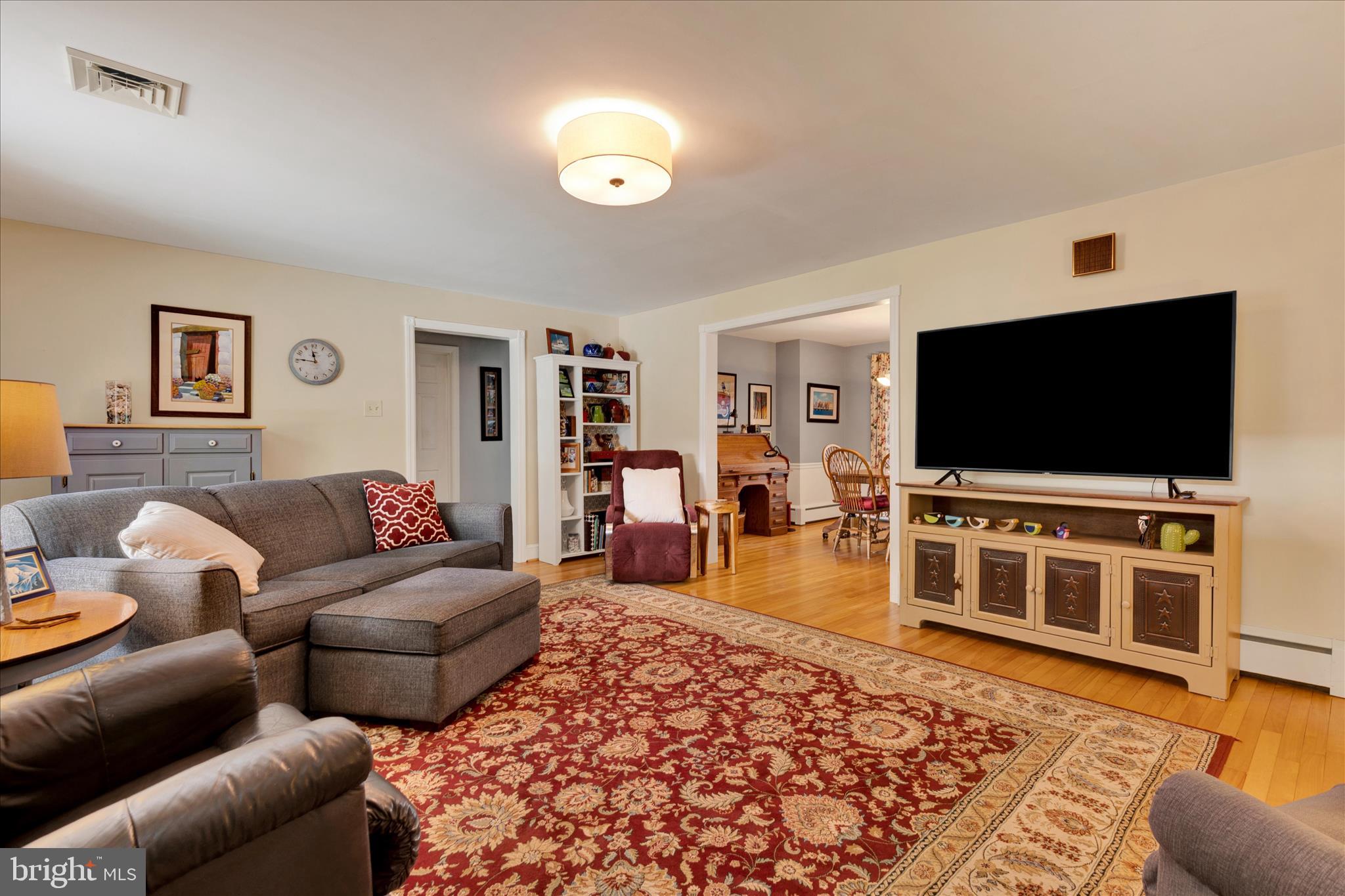 10 NOLT AVENUE