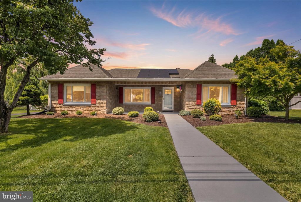 Photo of 10 Nolt Avenue, WILLOW STREET, PA 17584 (MLS # PALA2090130)