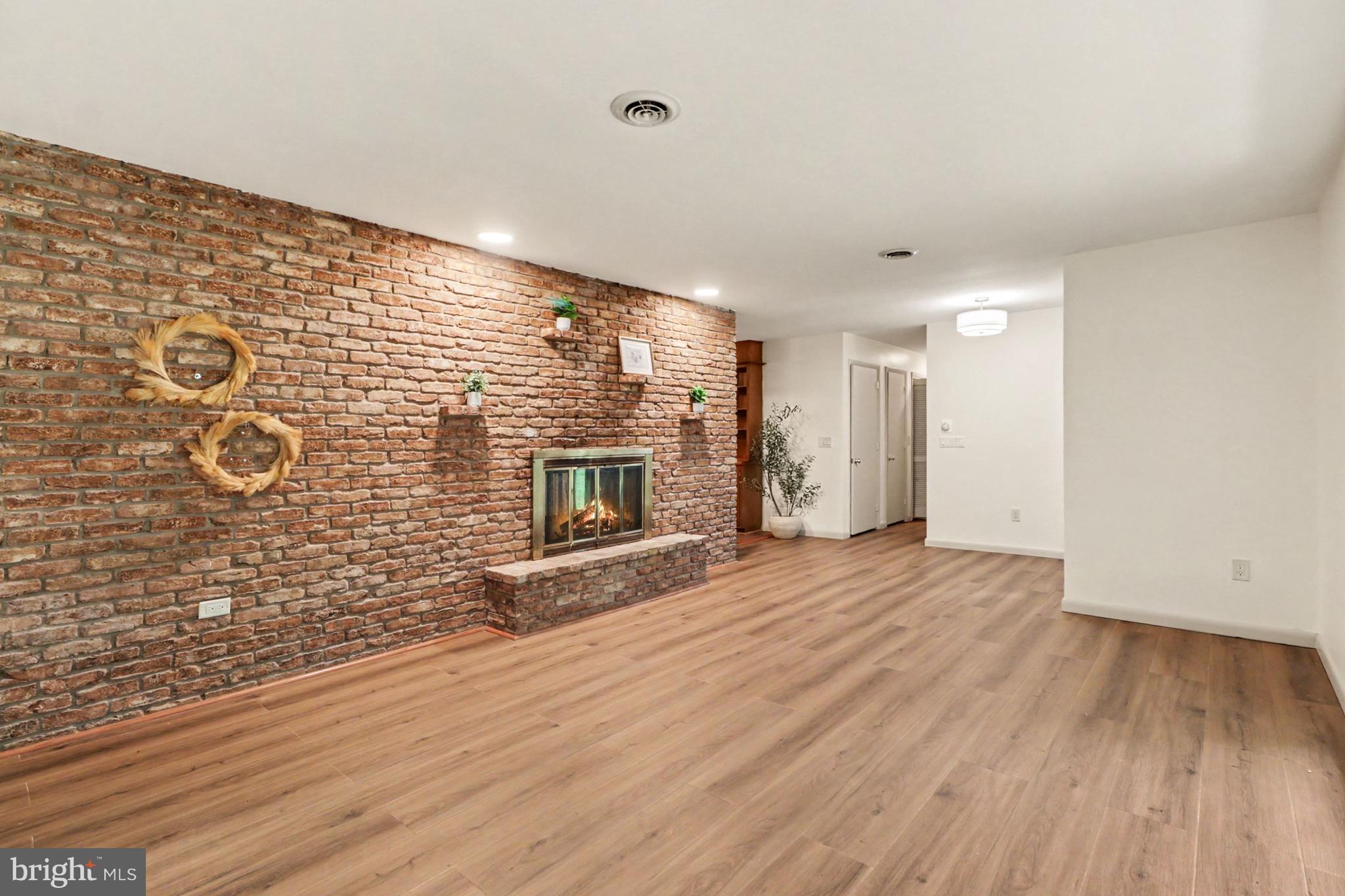 300 TIMBER LANE