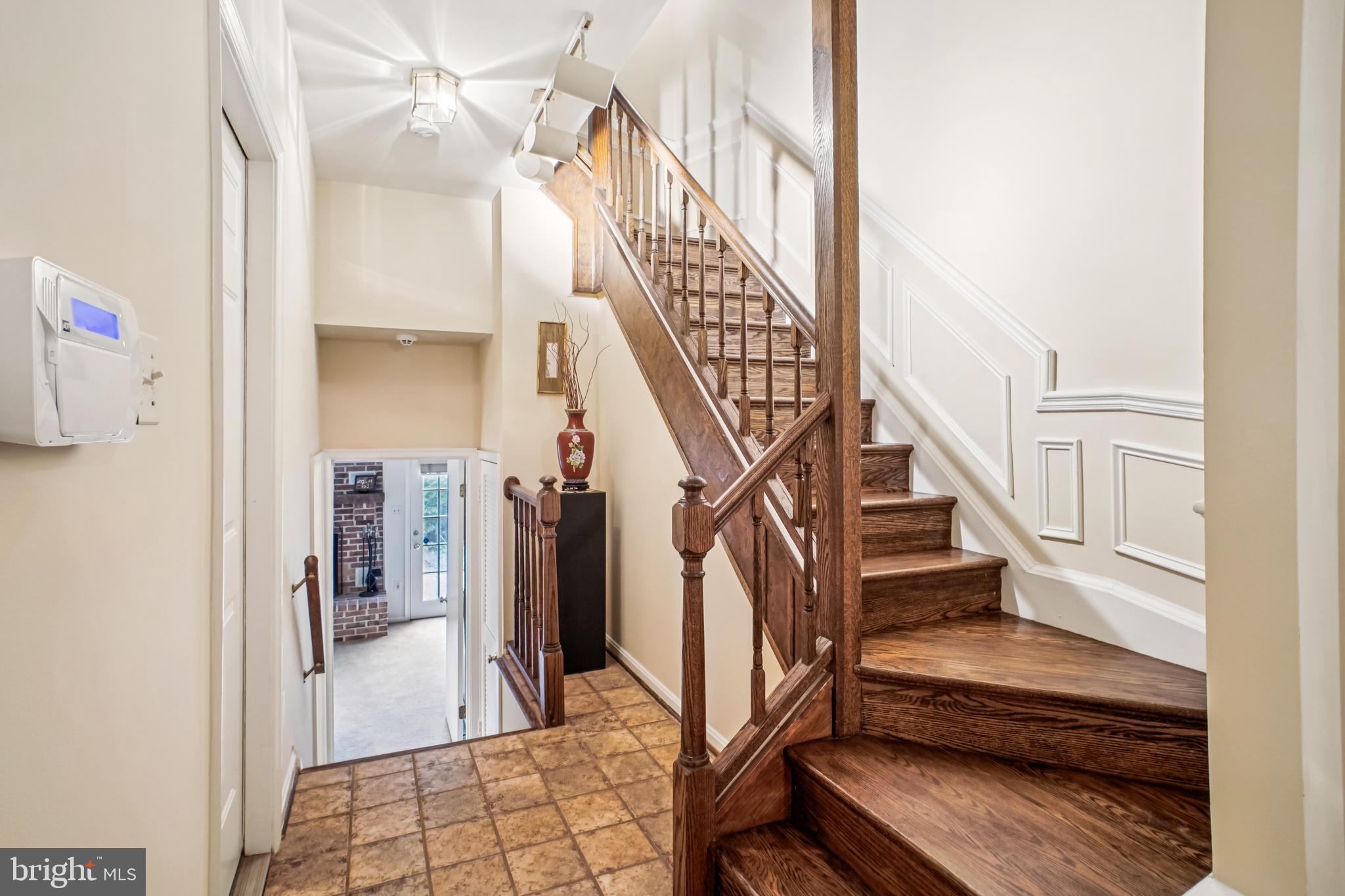 5936 MUNSON COURT