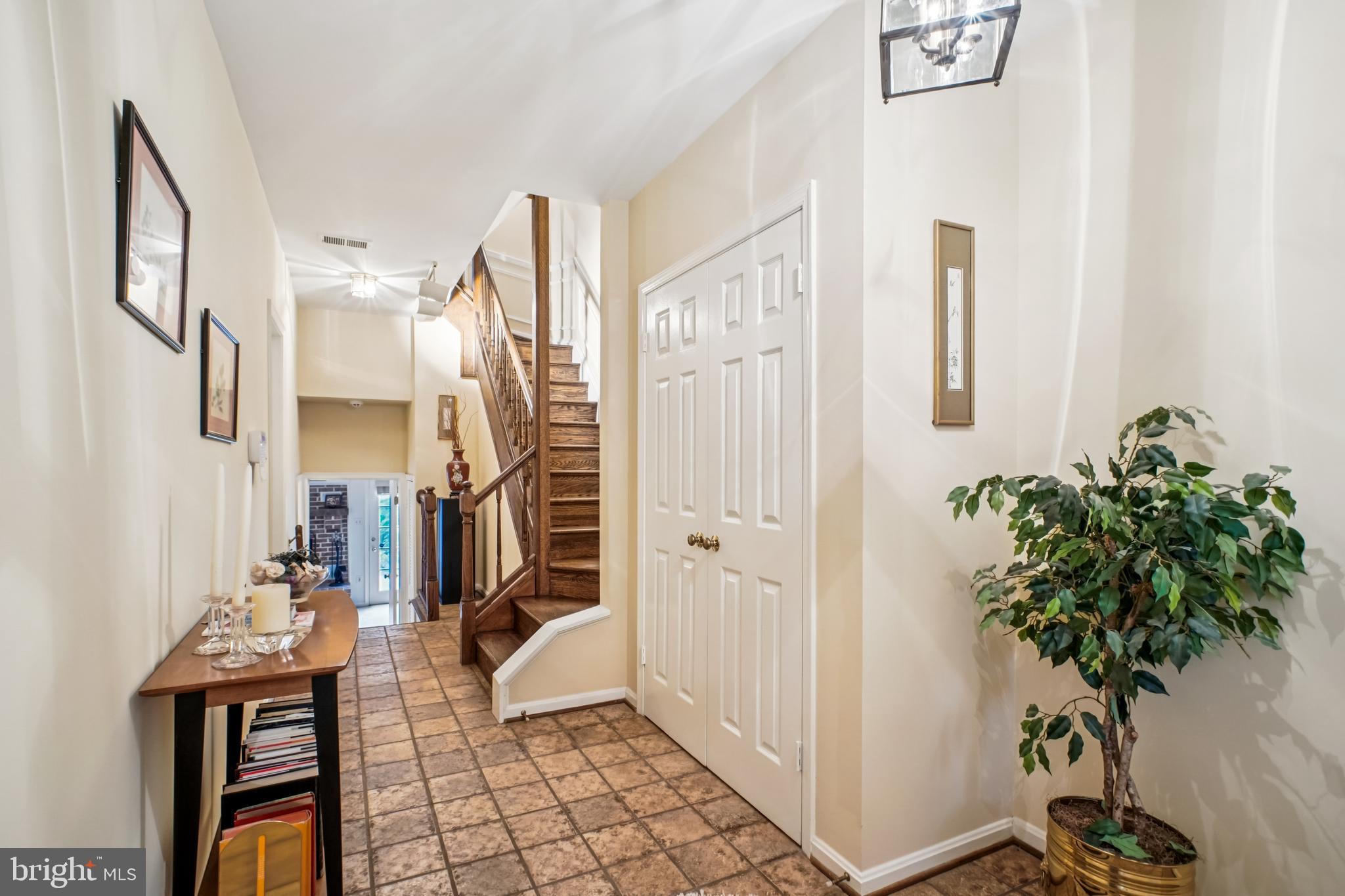 5936 MUNSON COURT