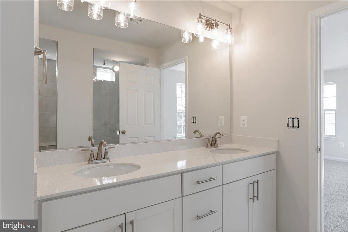 ABRAMS POINTE - Residential