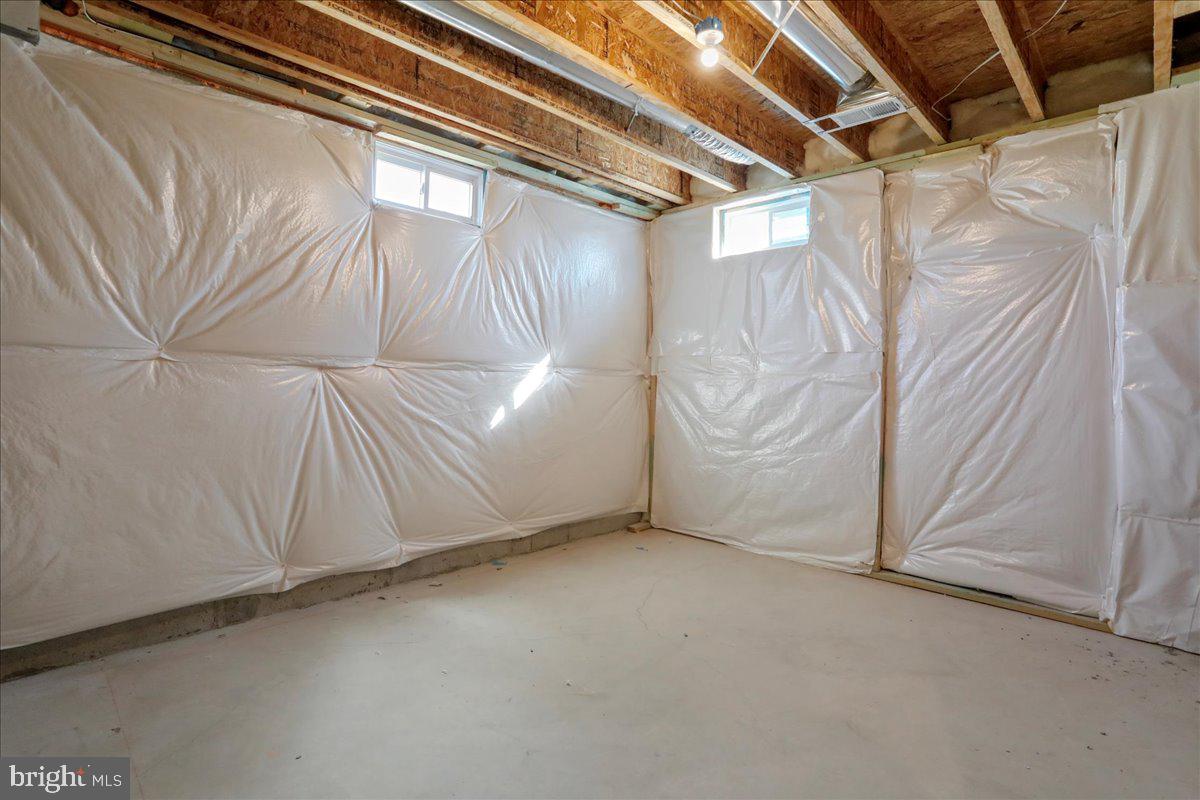 ABRAMS POINTE - Residential