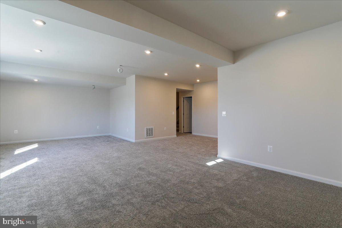 ABRAMS POINTE - Residential