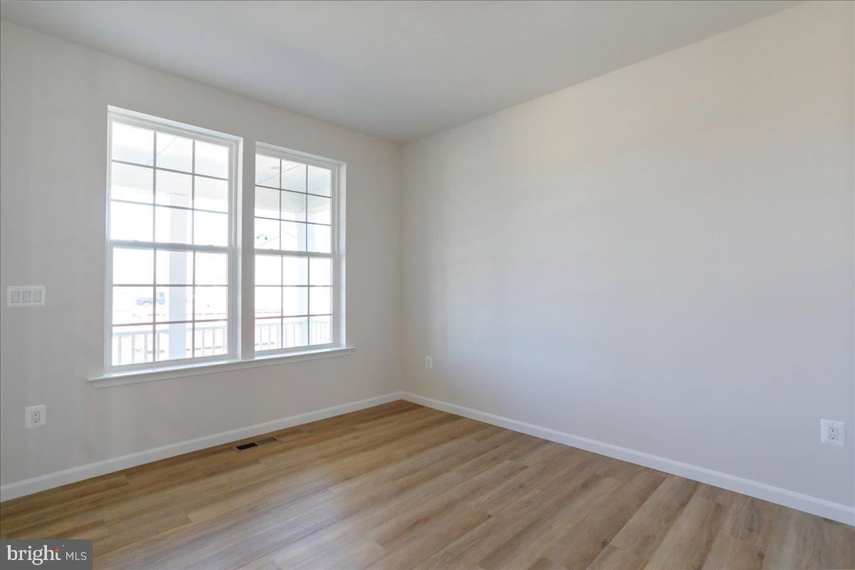 ABRAMS POINTE - Residential