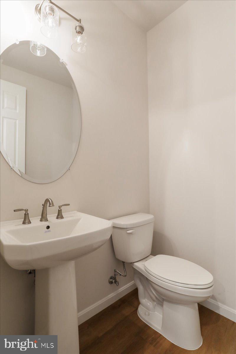 ABRAMS POINTE - Residential