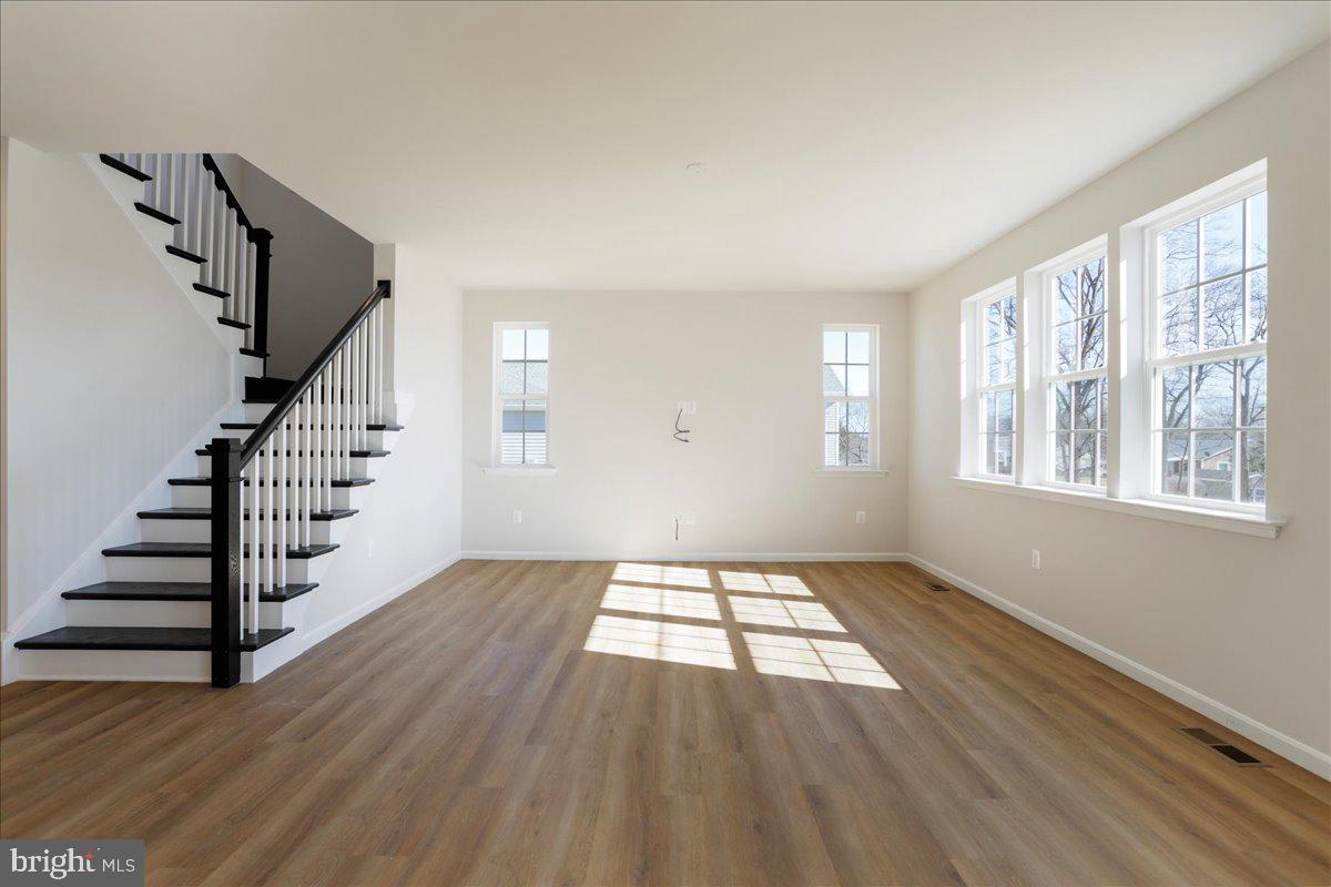 ABRAMS POINTE - Residential