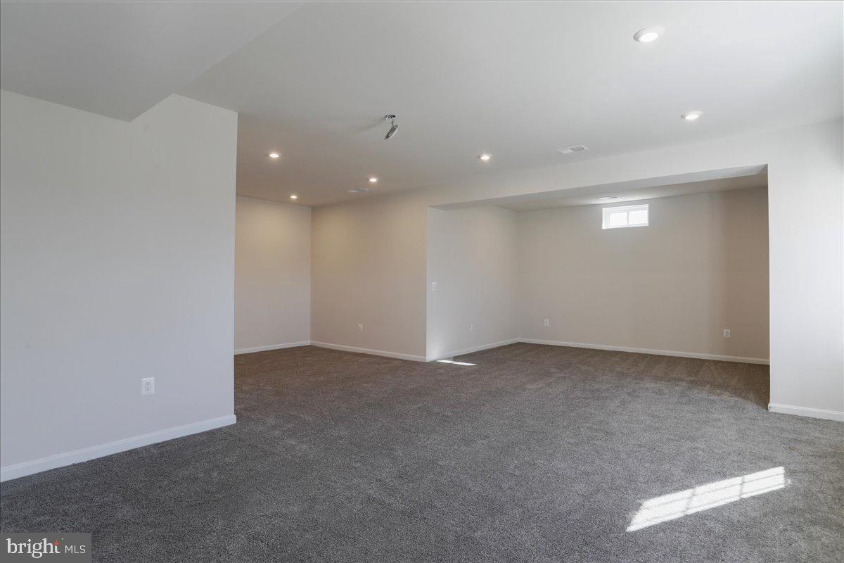 ABRAMS POINTE - Residential