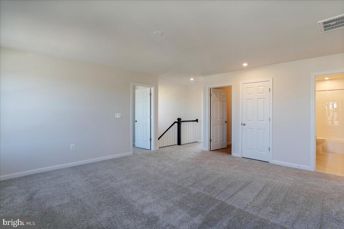 ABRAMS POINTE - Residential