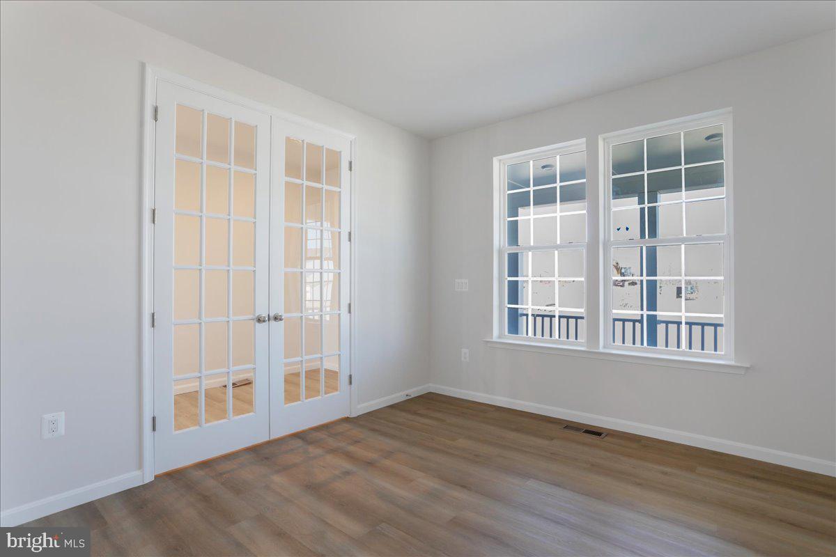 ABRAMS POINTE - Residential