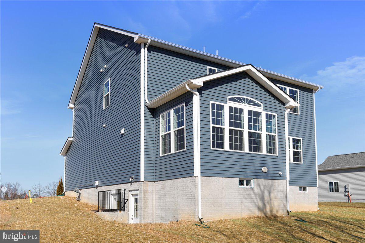 ABRAMS POINTE - Residential