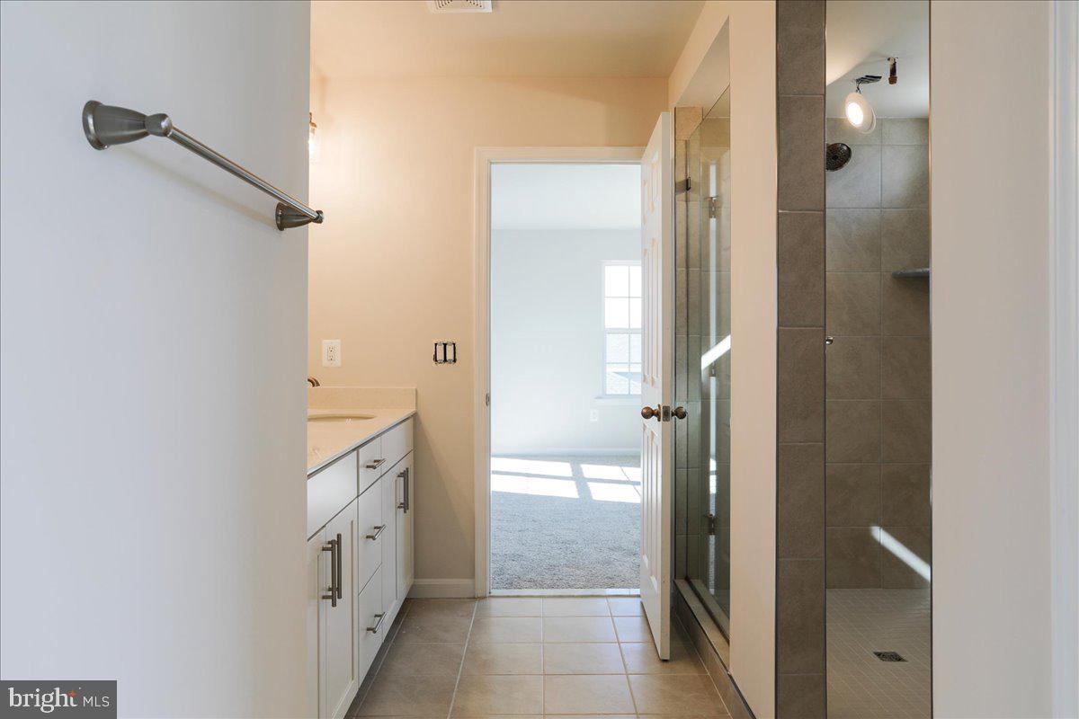 ABRAMS POINTE - Residential