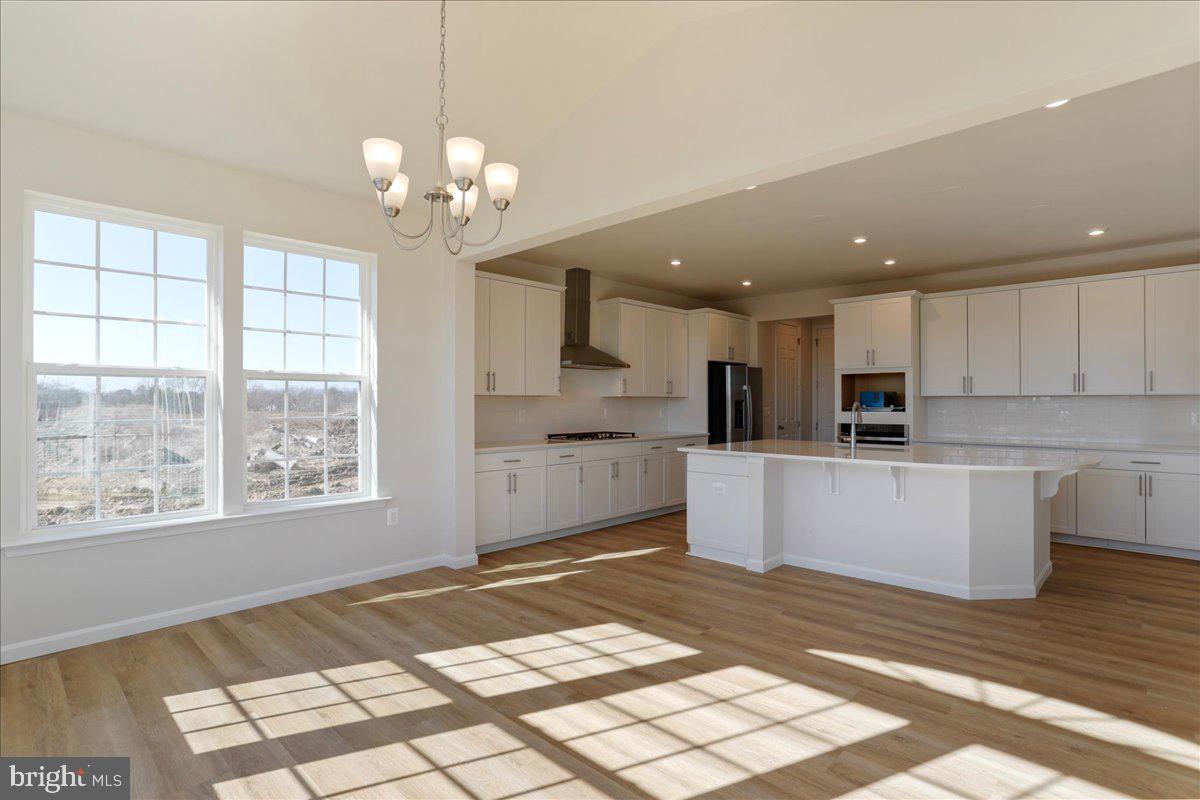 ABRAMS POINTE - Residential