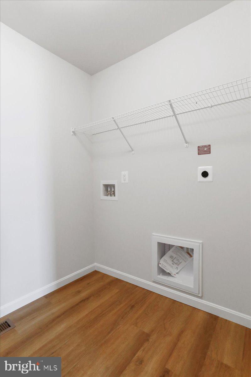 ABRAMS POINTE - Residential