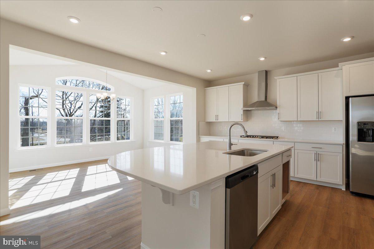 ABRAMS POINTE - Residential