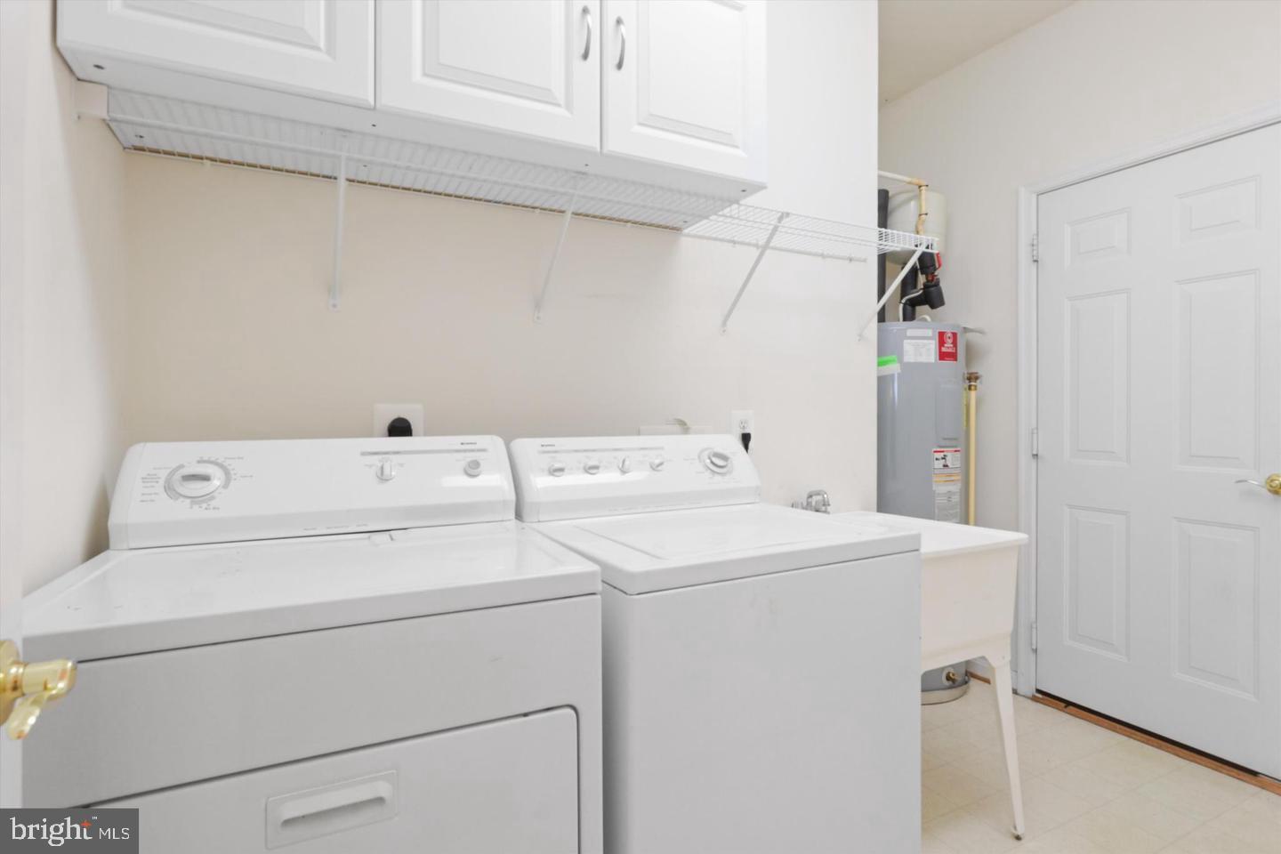 FOUR SEASONS IN HISTORIC VIRGINIA - Residential Lease