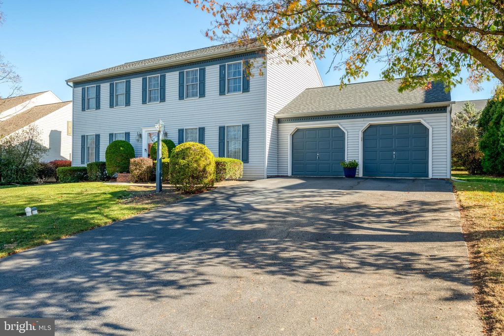 Photo of 735 Oxford Road, Lancaster, PA 17601 (MLS # PALA2060342)