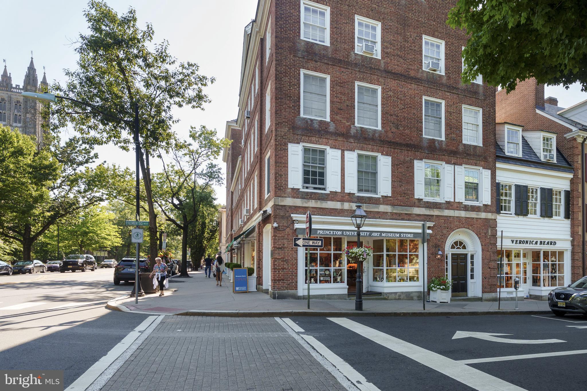 3 PALMER SQ W D