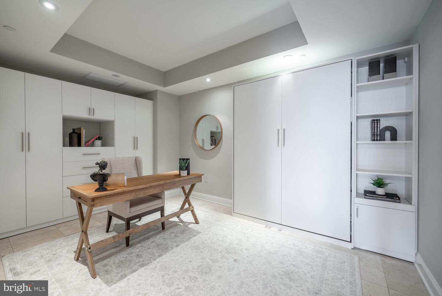 TURNBERRY TOWER - Residential