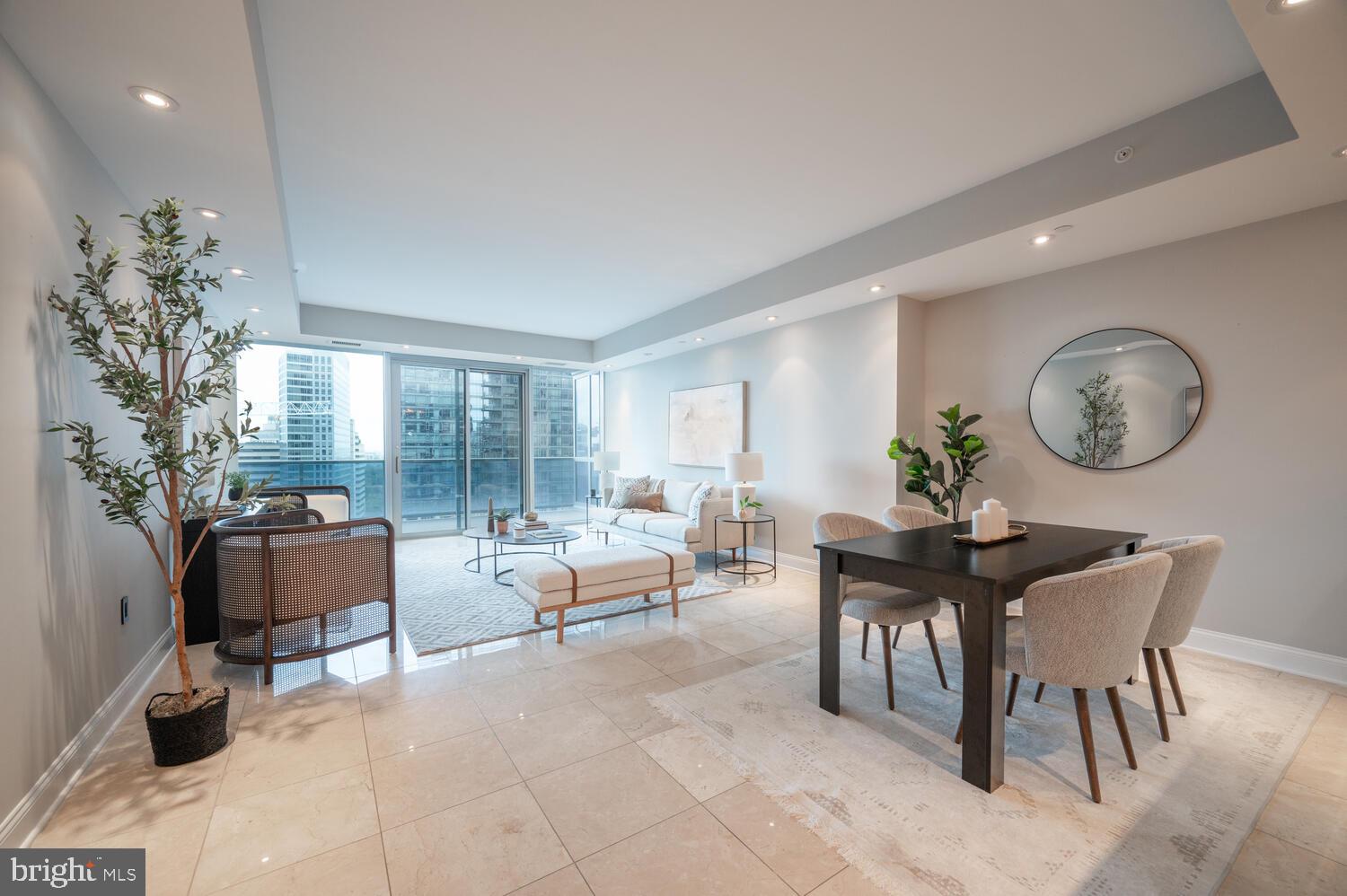 TURNBERRY TOWER - Residential