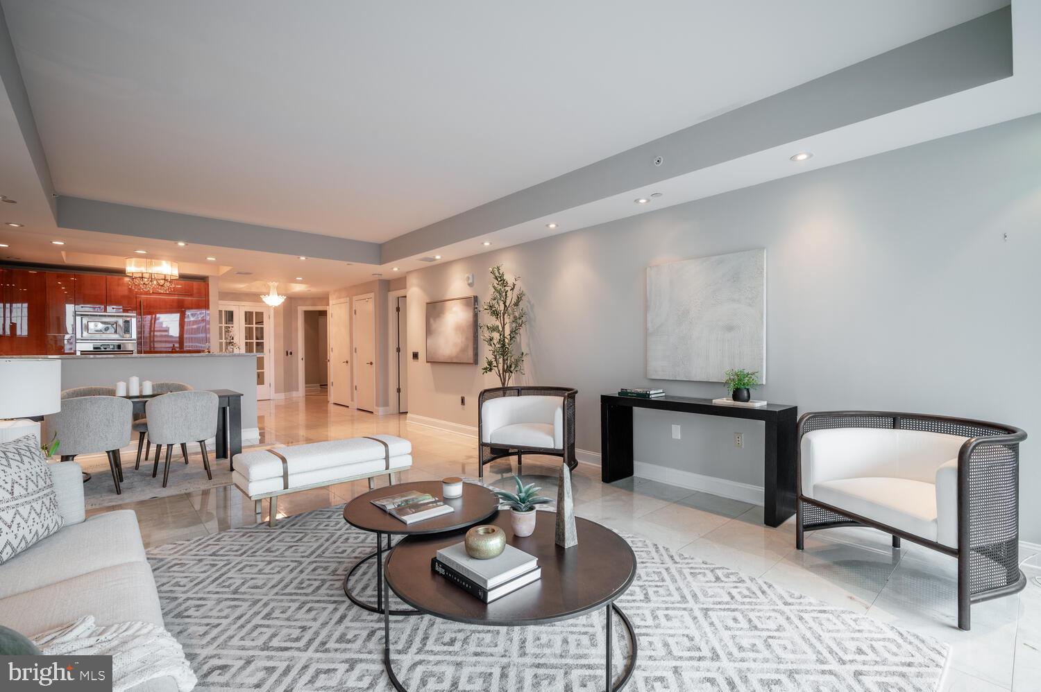 TURNBERRY TOWER - Residential