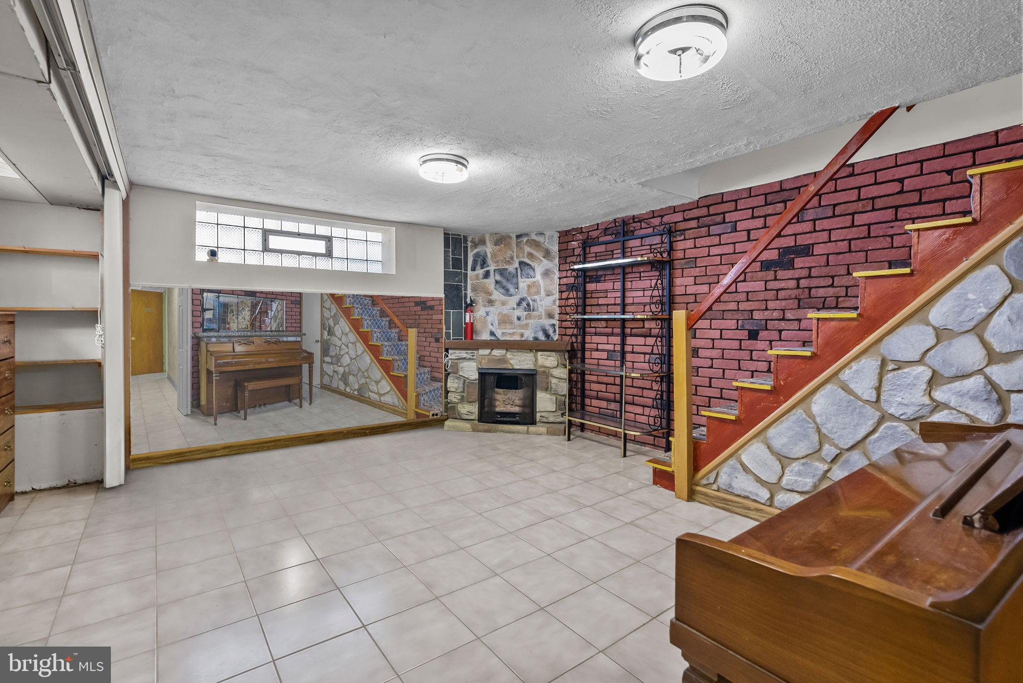 RHAWNHURST - Residential