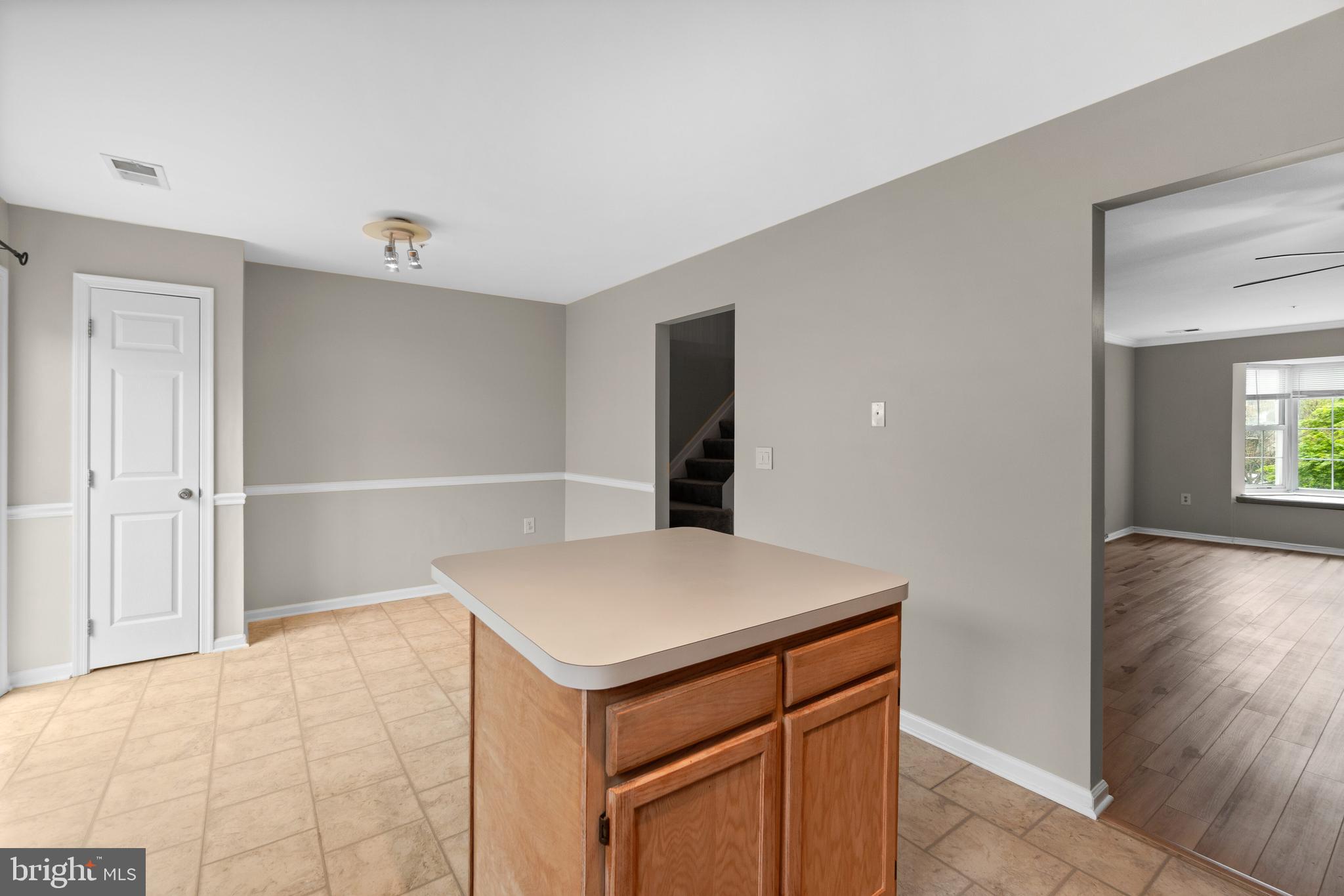 STONEHAVEN MEWS IN CROFTON VILLAGE - Residential Lease