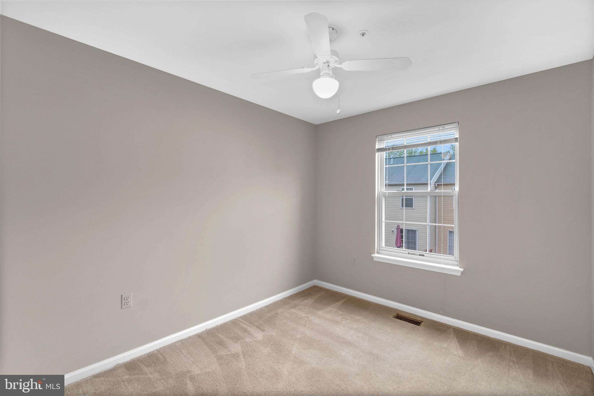 STONEHAVEN MEWS IN CROFTON VILLAGE - Residential Lease