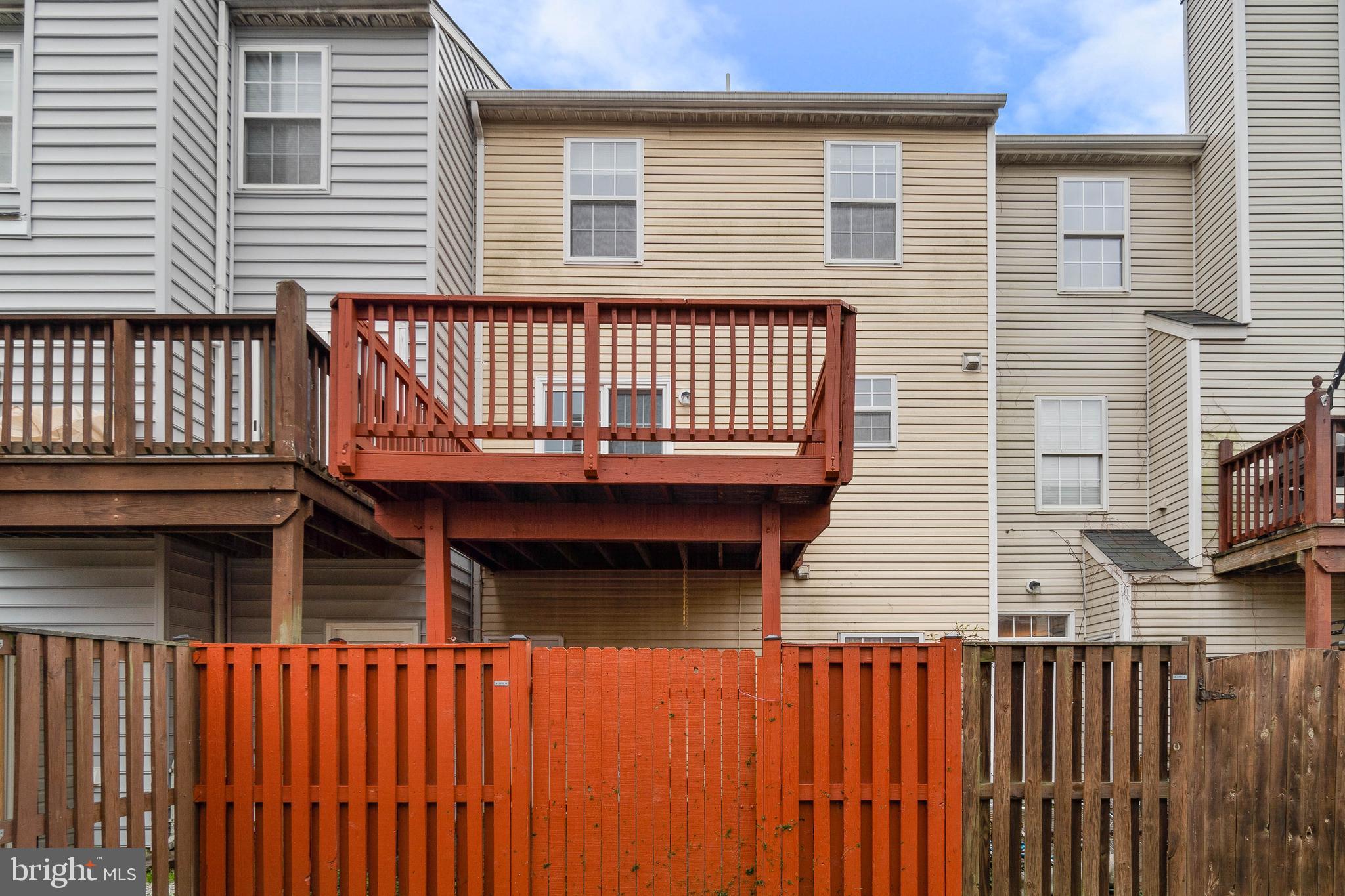 STONEHAVEN MEWS IN CROFTON VILLAGE - Residential Lease