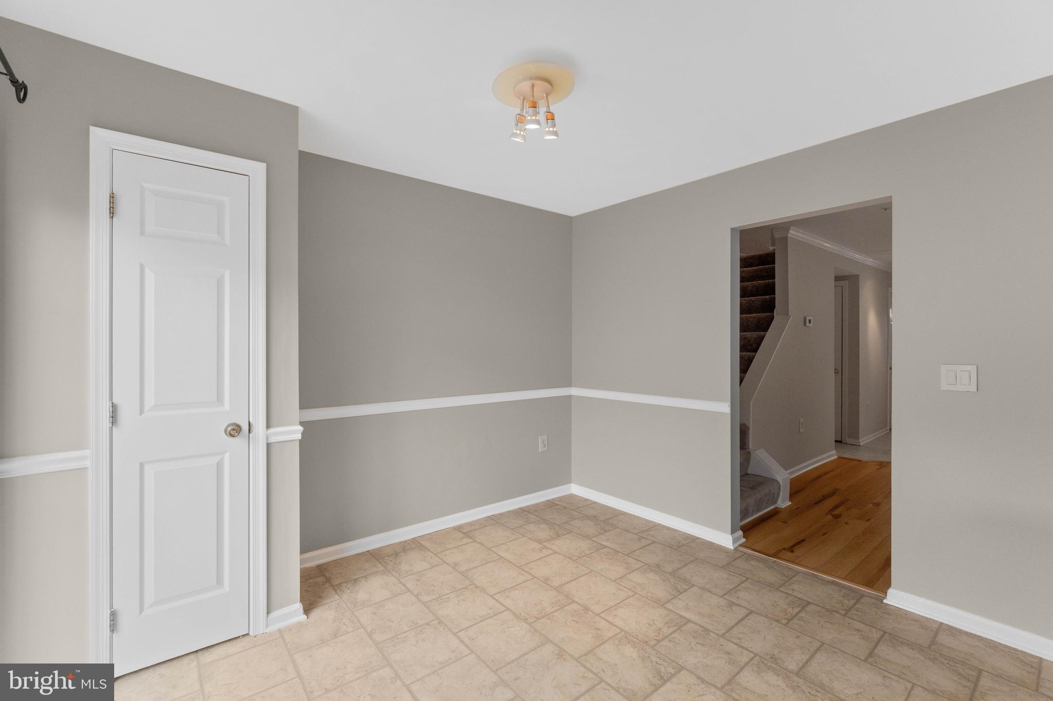 STONEHAVEN MEWS IN CROFTON VILLAGE - Residential Lease