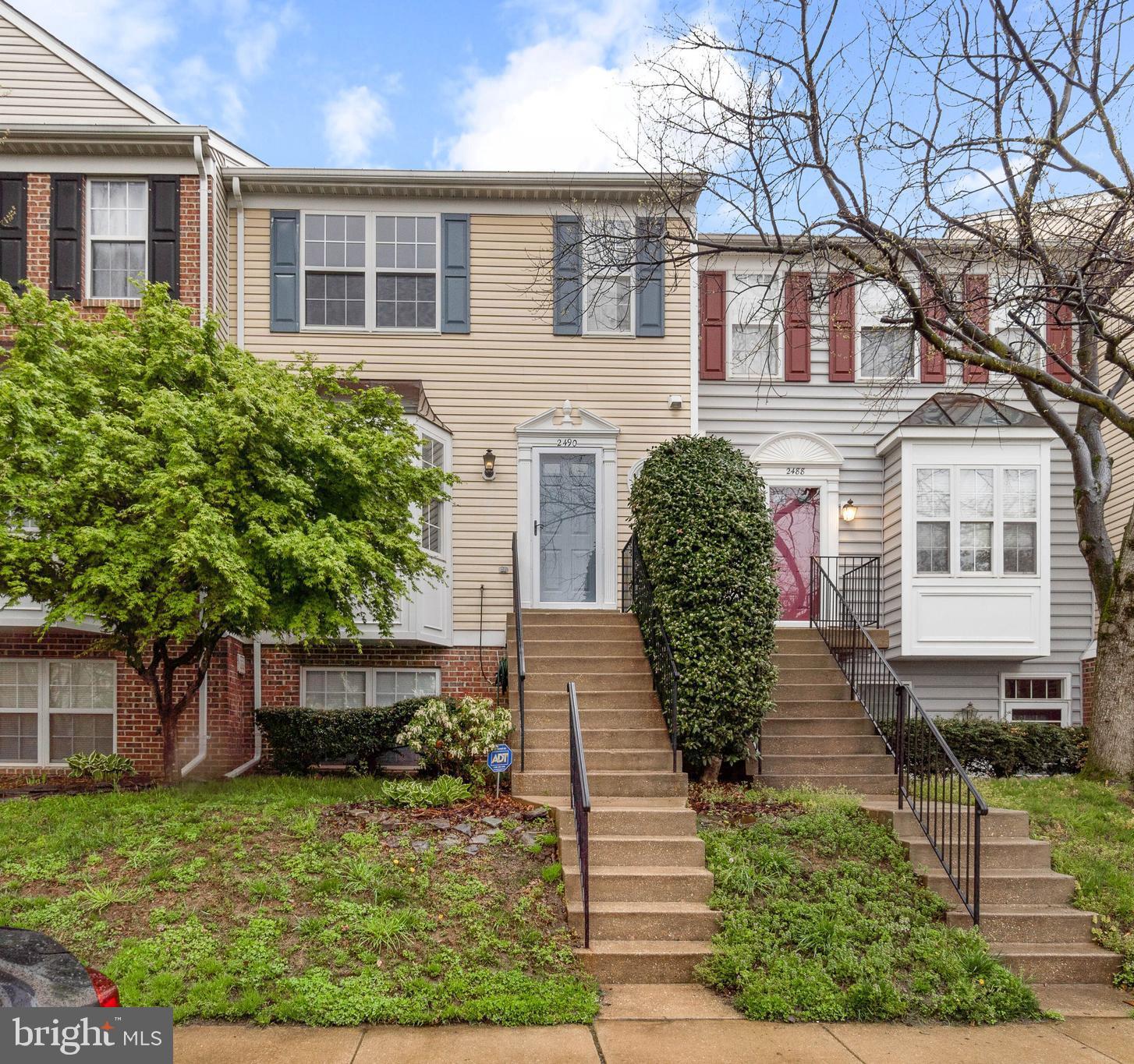 STONEHAVEN MEWS IN CROFTON VILLAGE - Residential Lease