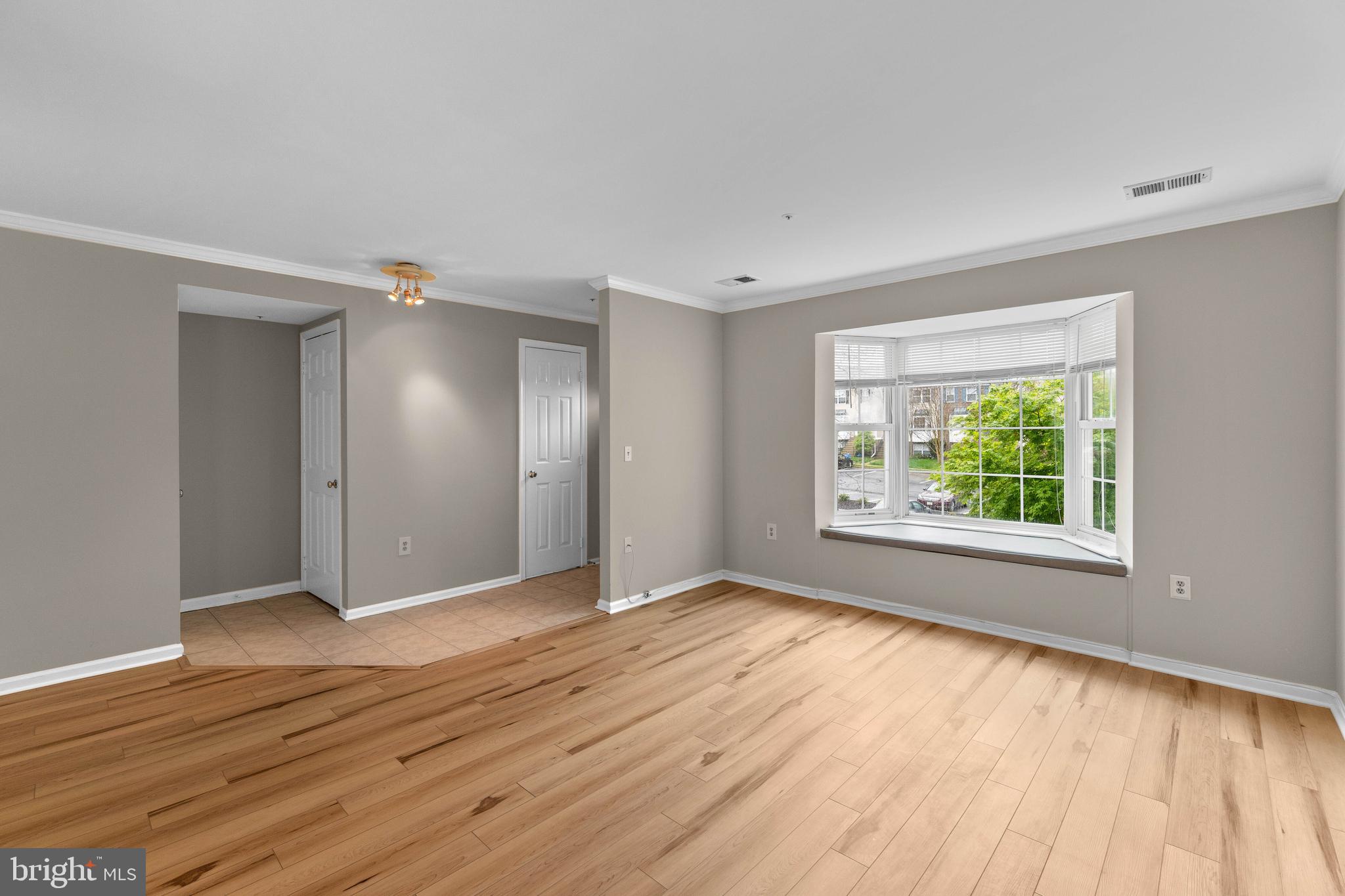 STONEHAVEN MEWS IN CROFTON VILLAGE - Residential Lease