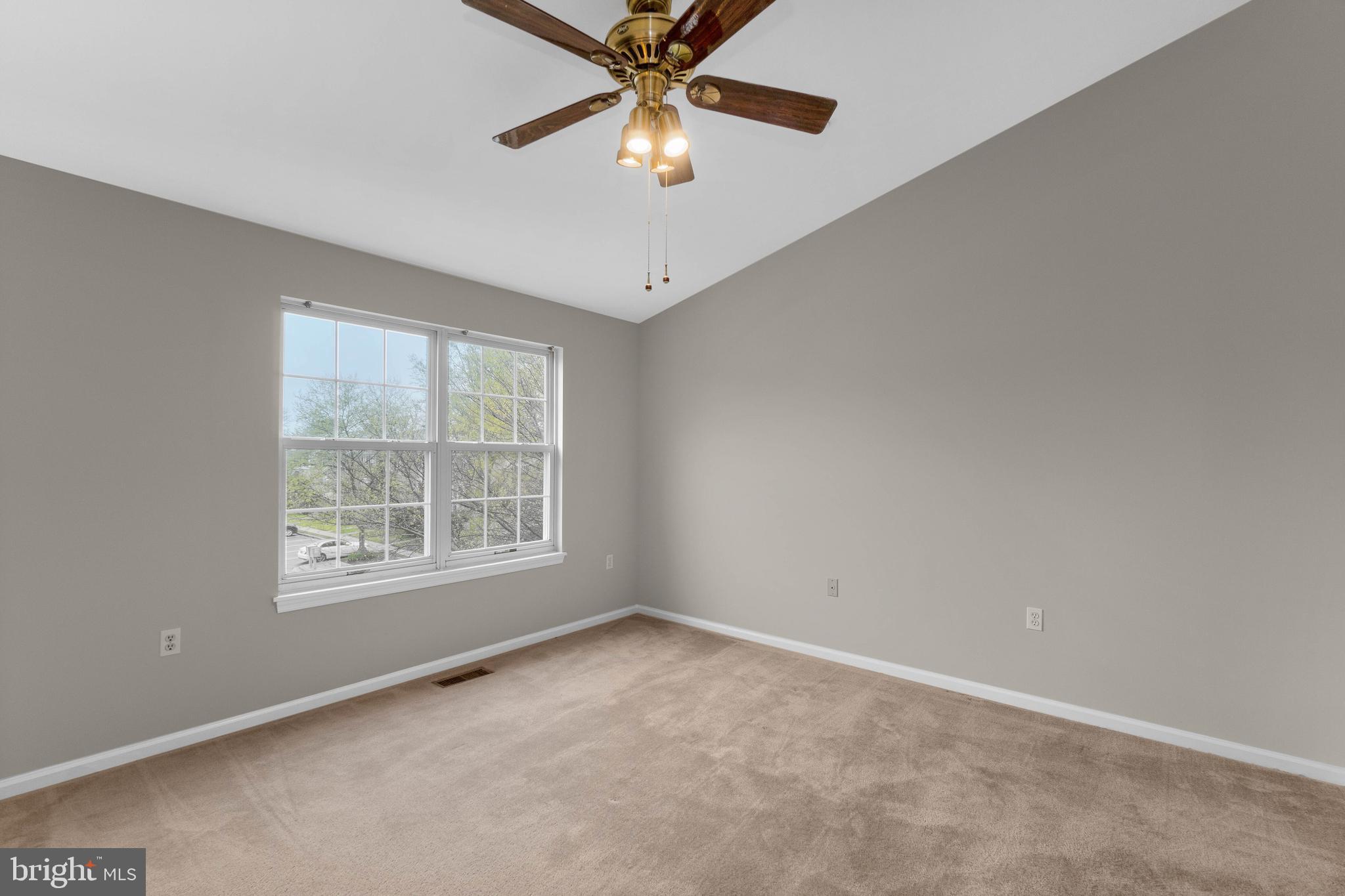 STONEHAVEN MEWS IN CROFTON VILLAGE - Residential Lease