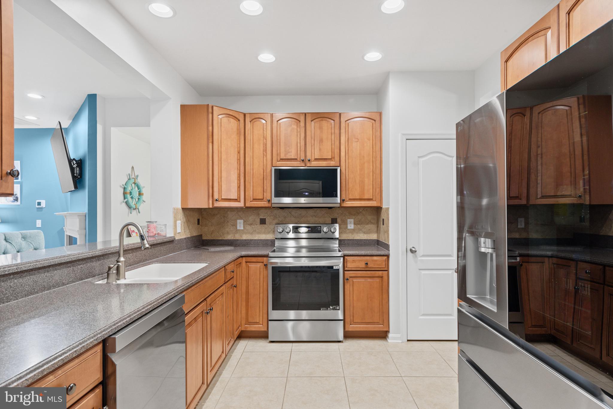 ASHLEY MANOR - Residential