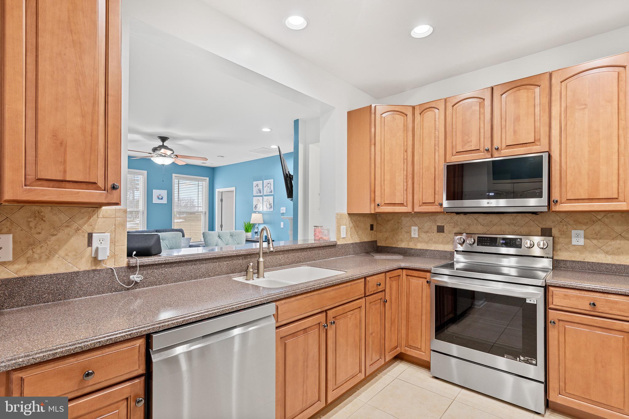 ASHLEY MANOR - Residential