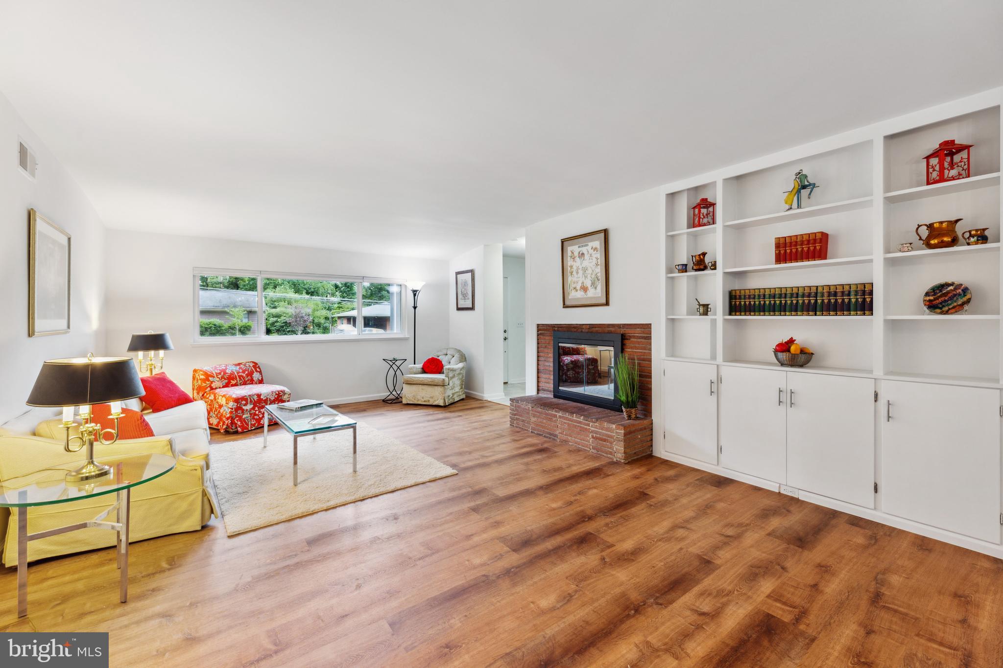 HOLMES RUN PARK - Residential Lease