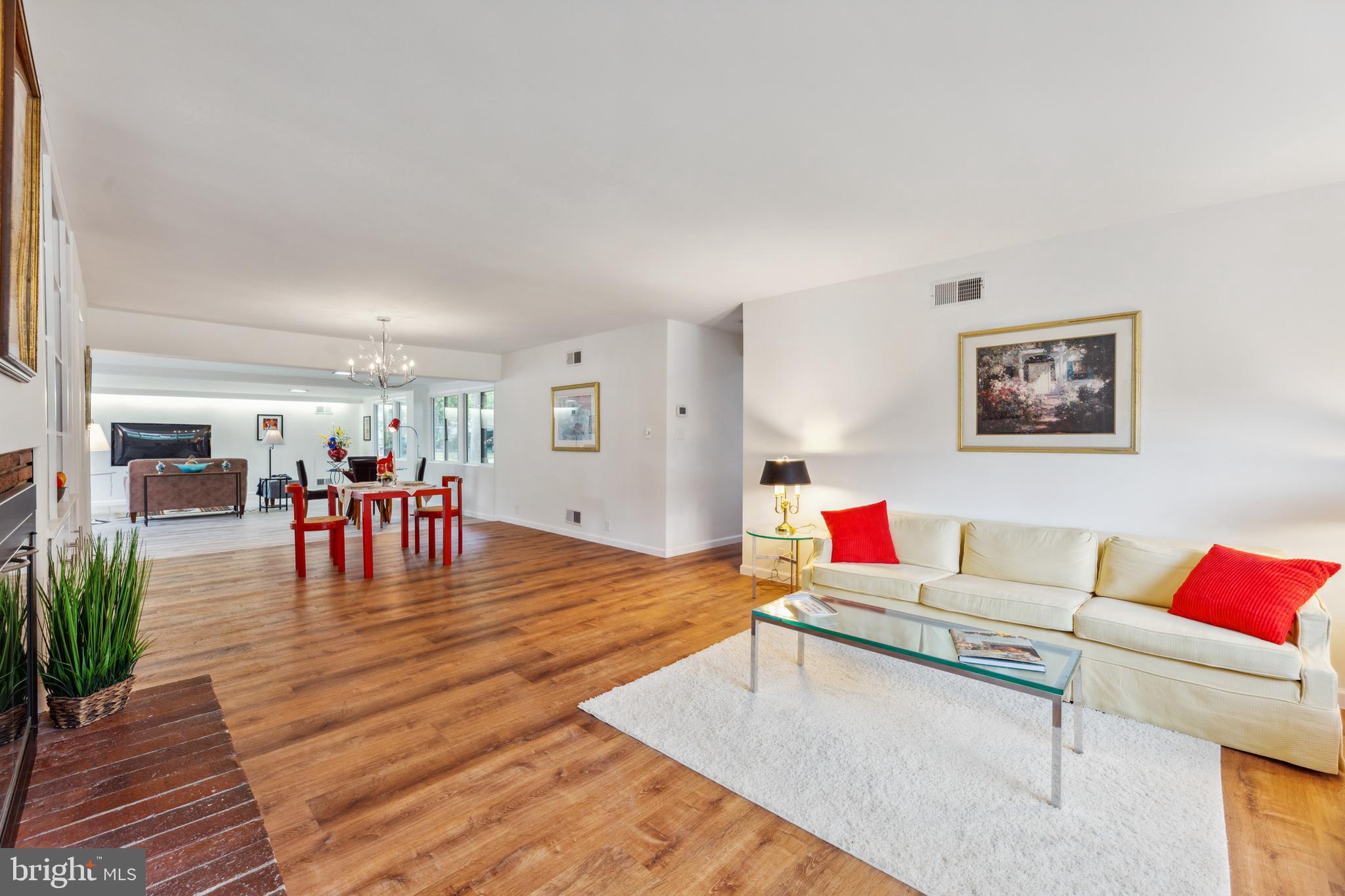 HOLMES RUN PARK - Residential Lease