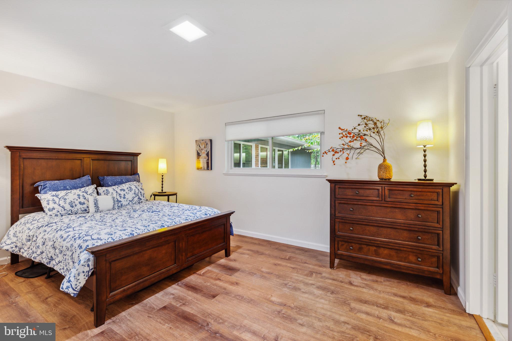 HOLMES RUN PARK - Residential Lease