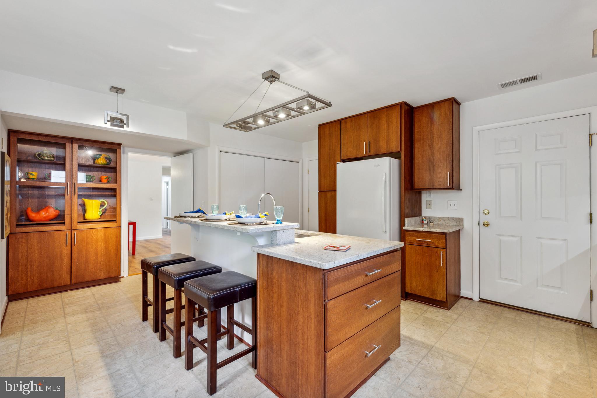 HOLMES RUN PARK - Residential Lease