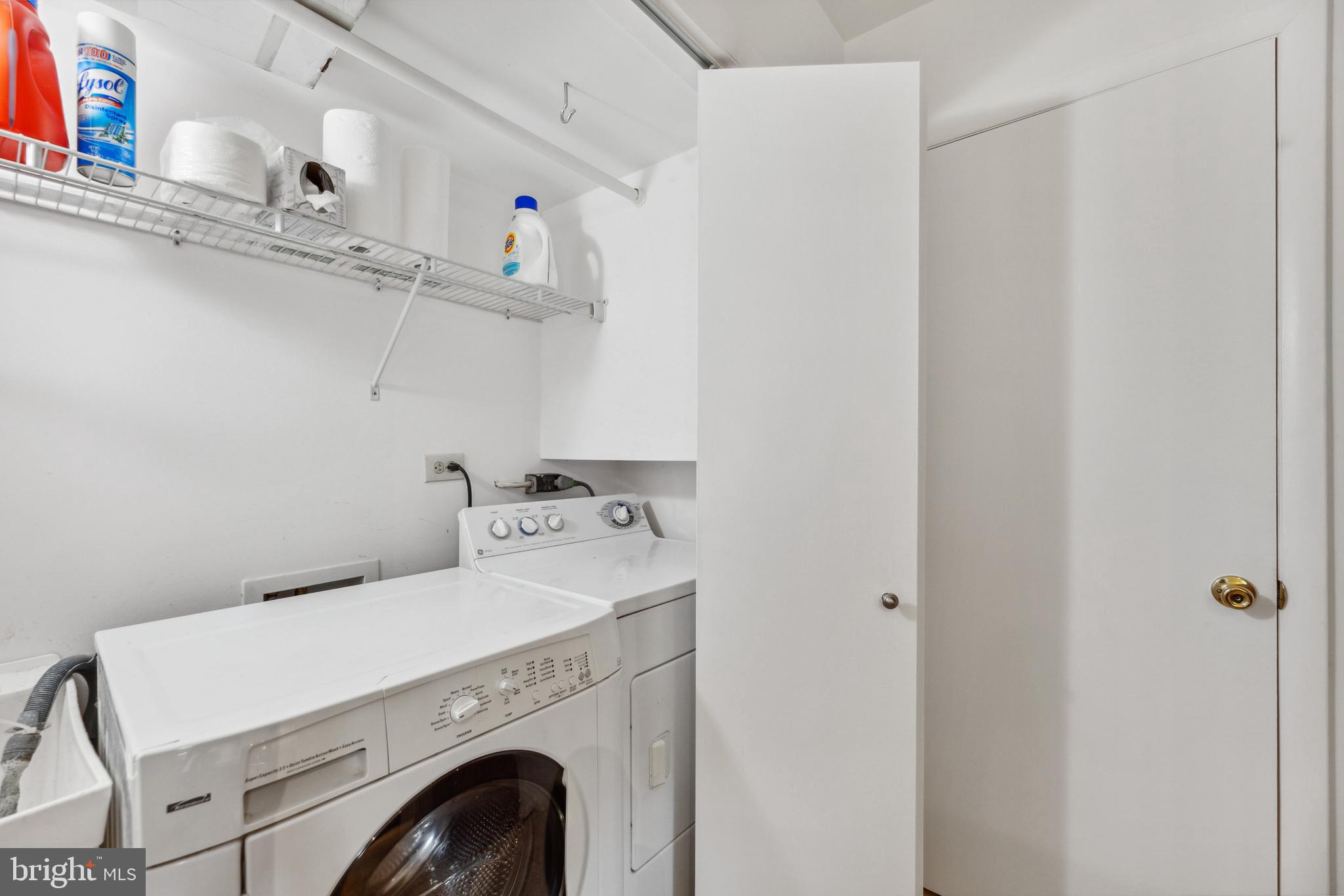 HOLMES RUN PARK - Residential Lease