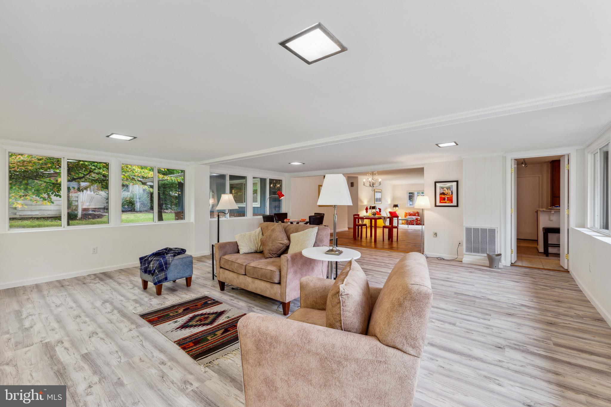 HOLMES RUN PARK - Residential Lease