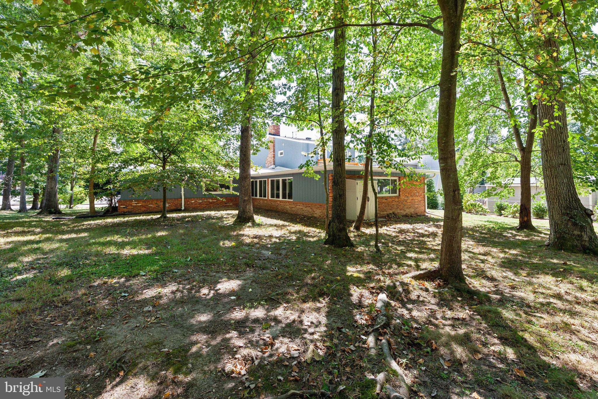 HOLMES RUN PARK - Residential Lease