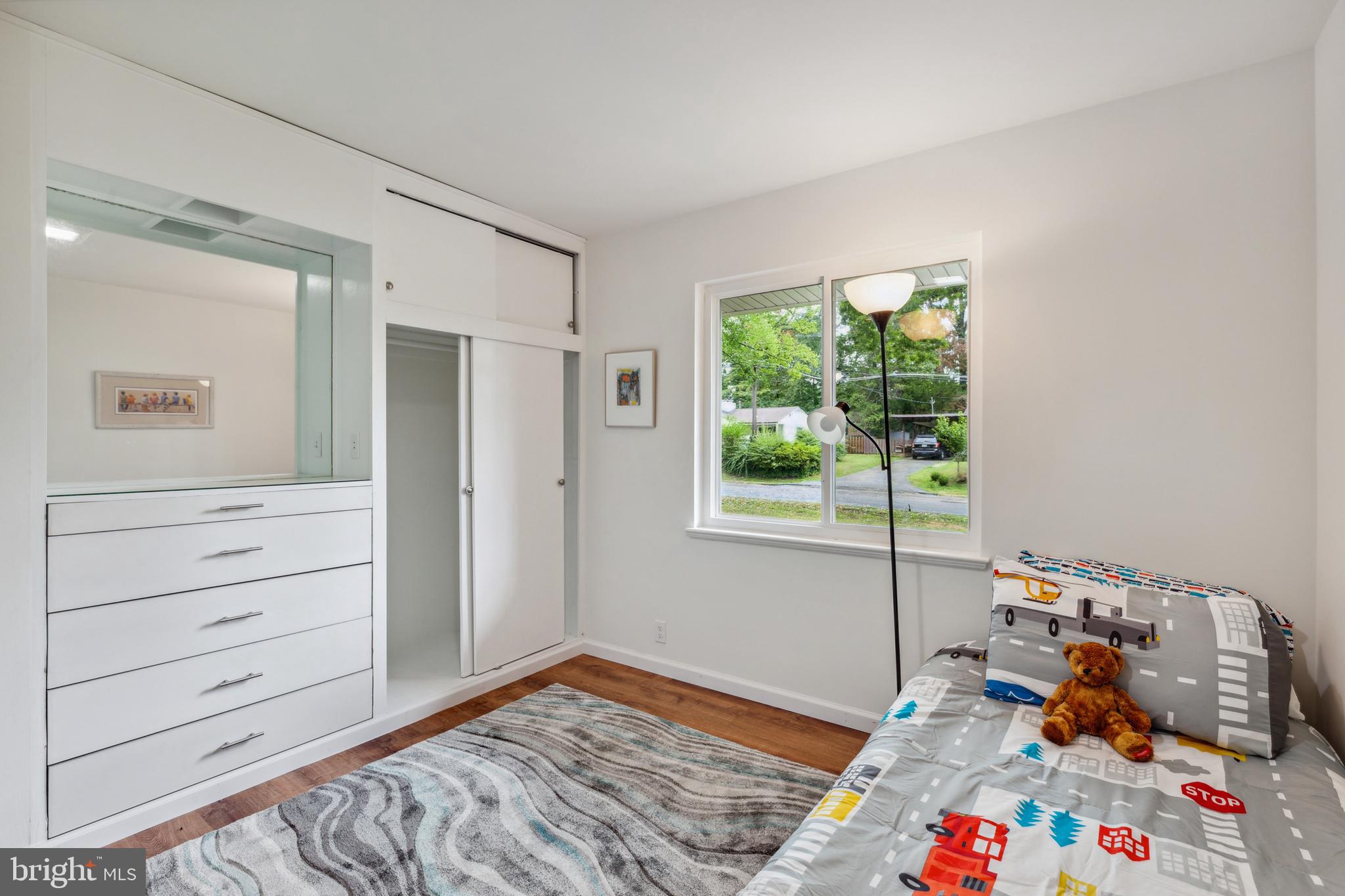 HOLMES RUN PARK - Residential Lease