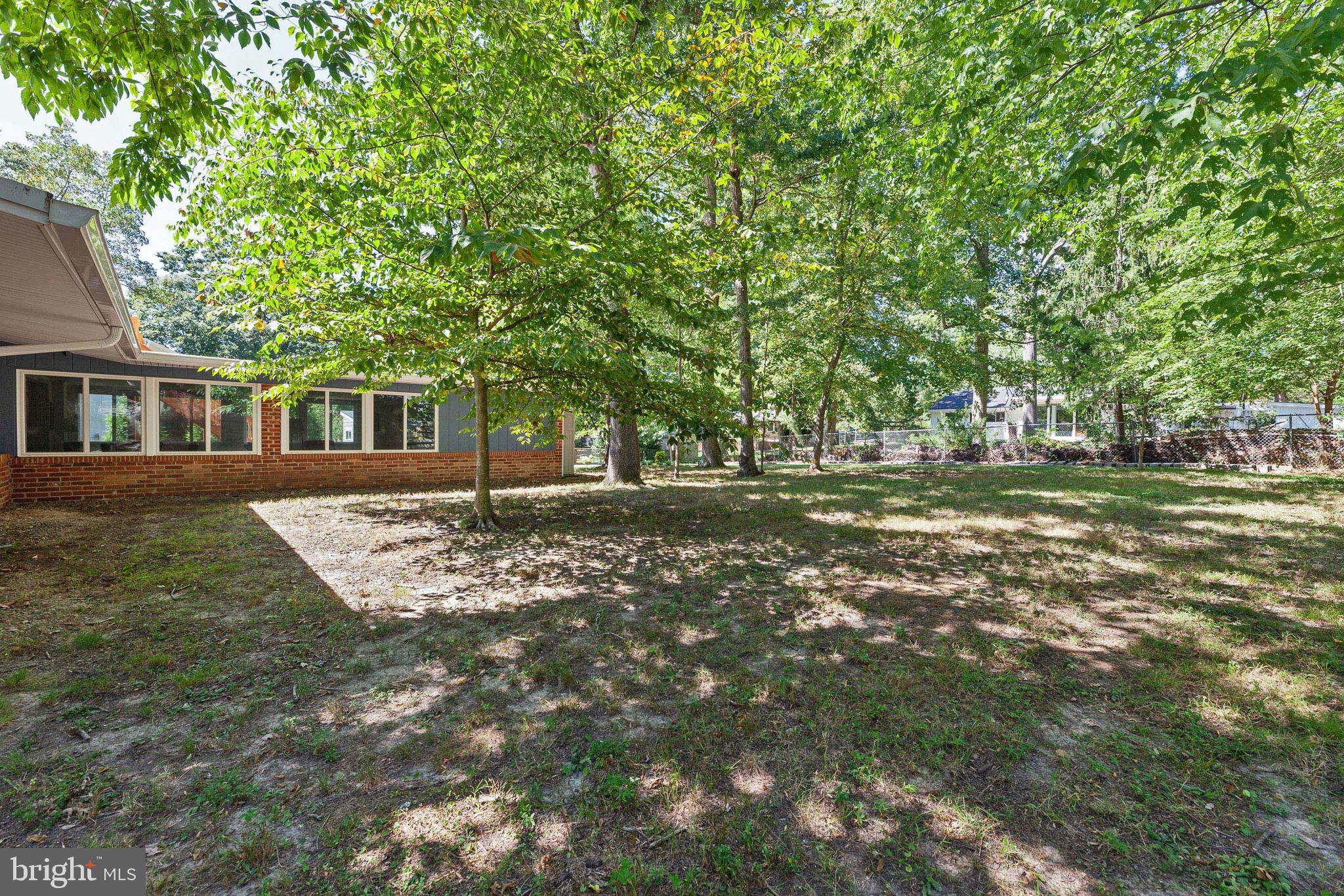 HOLMES RUN PARK - Residential Lease