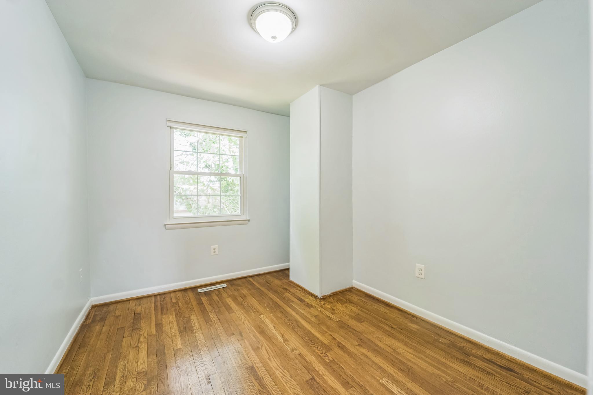 QUEEN ANNE VILLAGE - Residential Lease