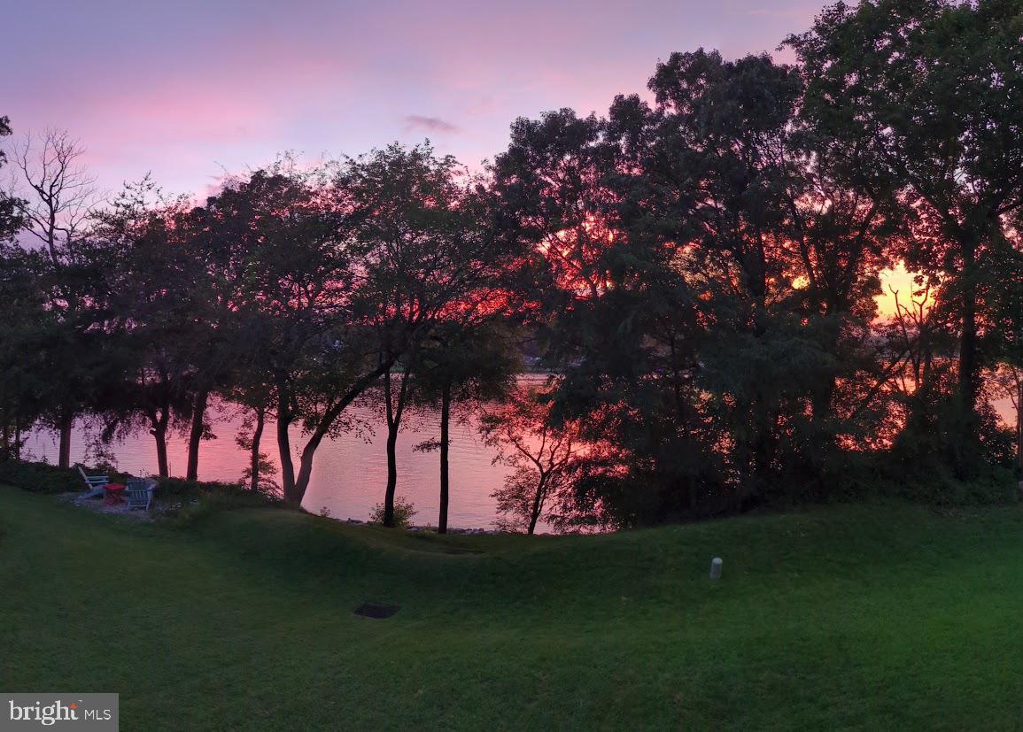 ELIZABETHS LANDING - Residential Lease