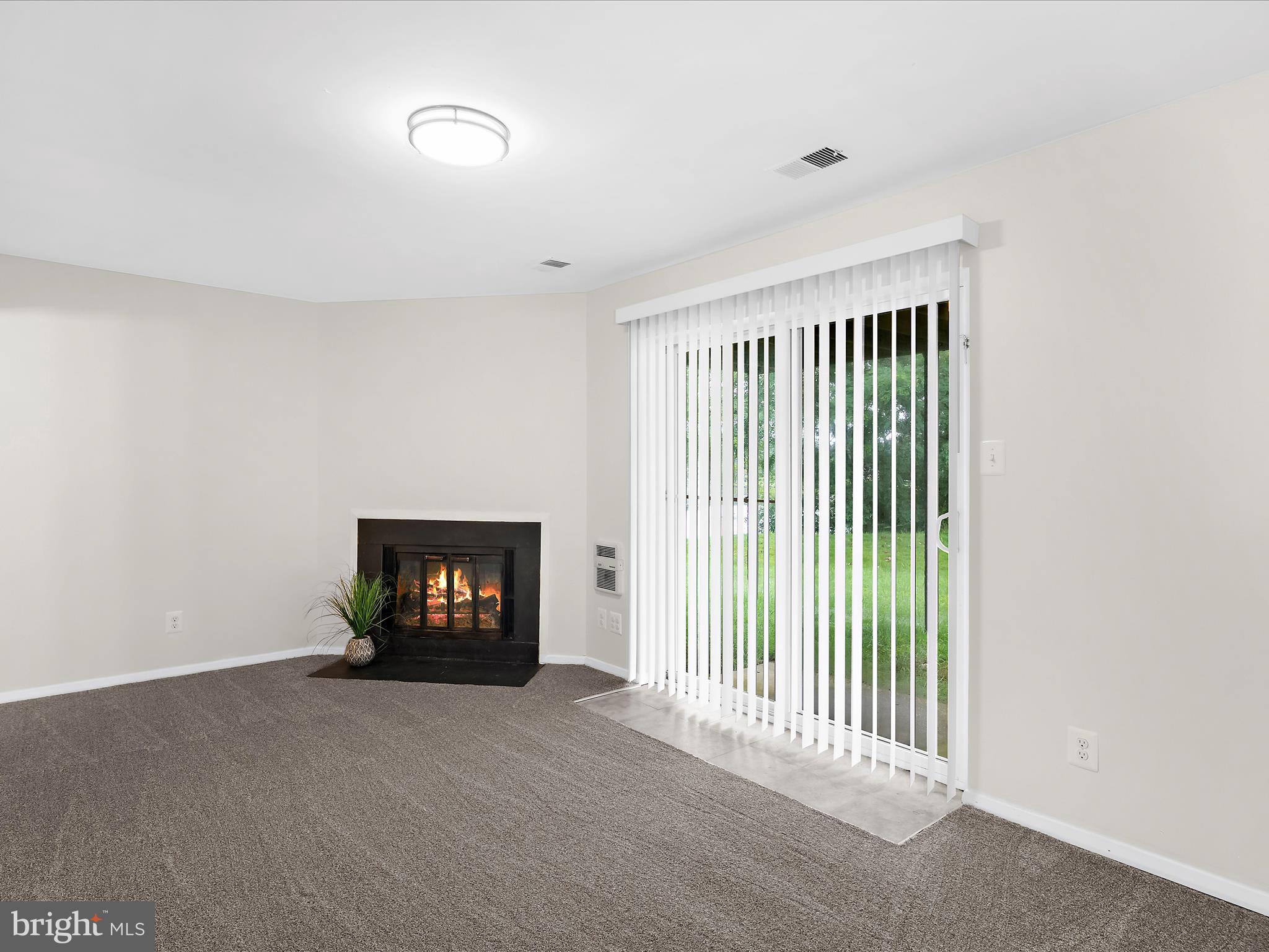 ELIZABETHS LANDING - Residential Lease